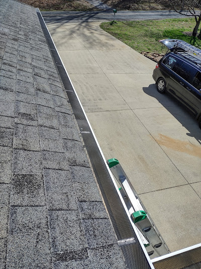 Cleaning and Repairs | Gutter Services in Anderson | Premium Gutter Services by Electric CIty Gutterman