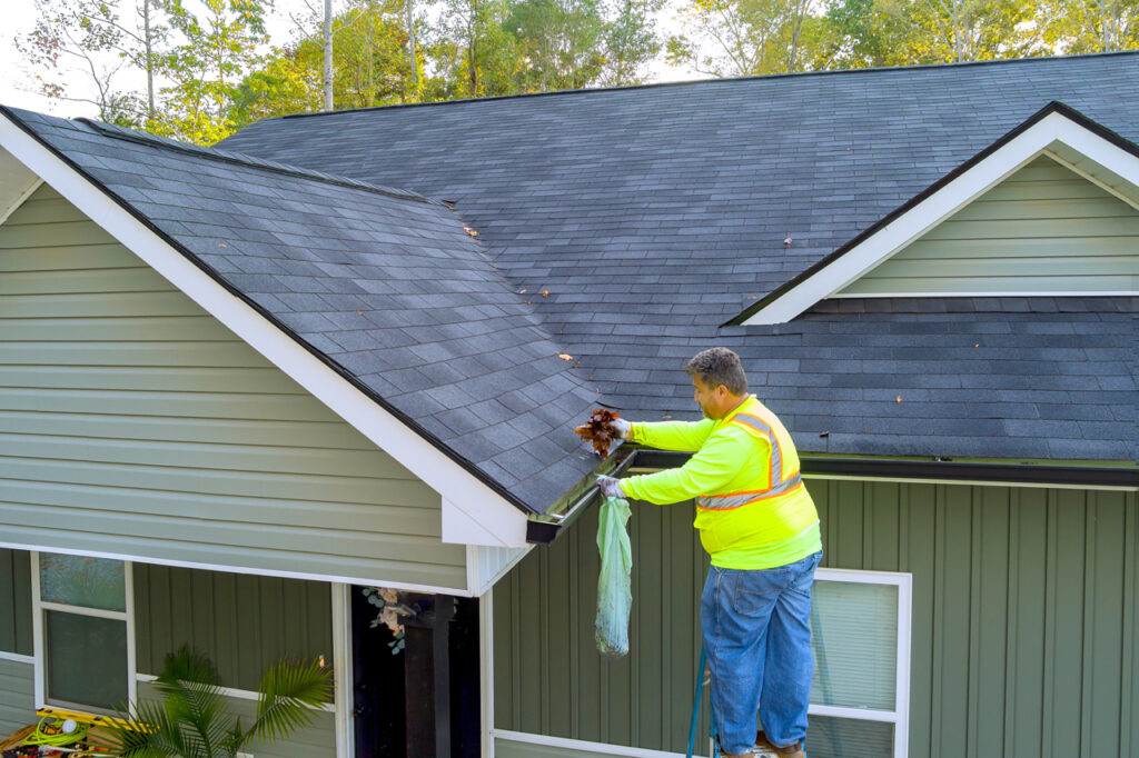 Greenville SC Gutter Installation and Cleaning | Greenville SC gutter cleaning and maintenance service
